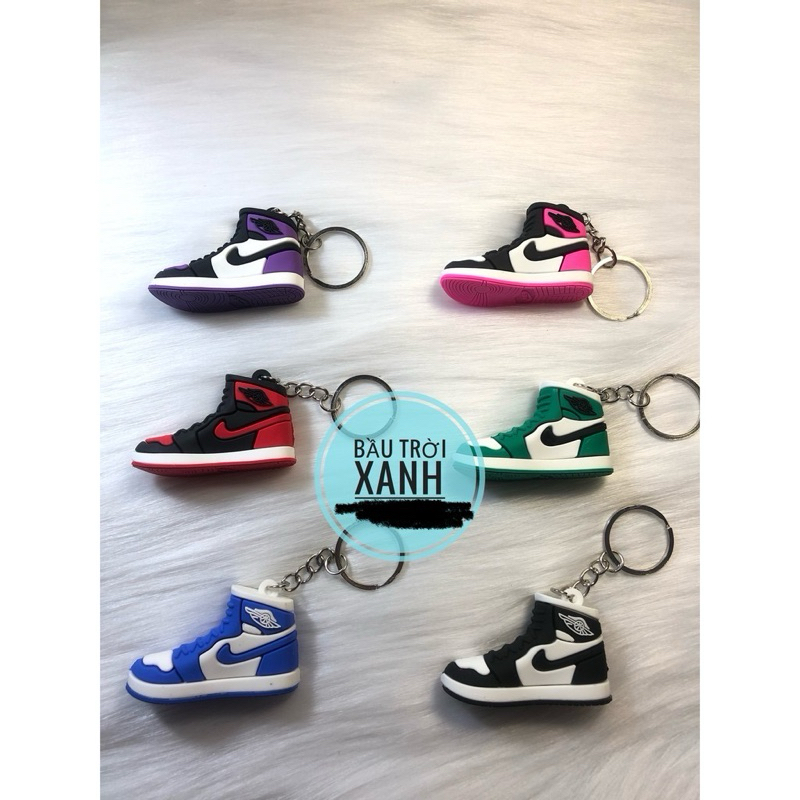 Móc khoá giày sneaker