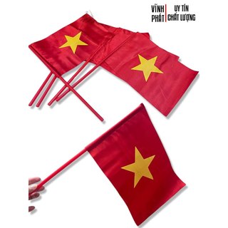 Cờ Vẫy Cầm Tay Khai Giảng Cờ Đỏ Sao Vàng 20x30cm Tay Cầm Nhựa Chắc Chắn Vải Đẹp - Hình Thật