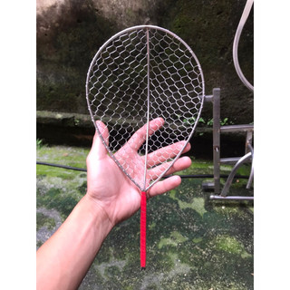1 chiếc vợt đánh cá inox 15x20cm.
