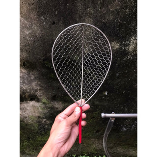 1 chiếc vợt đánh cá inox 15x20cm.