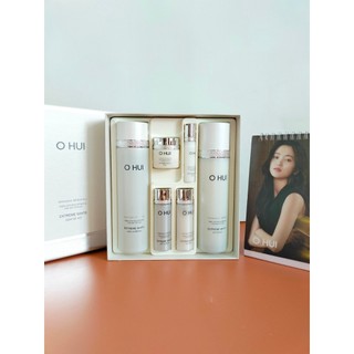 Set nước hoa hồng, sữa dưỡng Ohui Extreme white