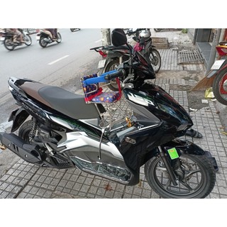 Ghế ngồi xe máy cho bé xe Air Blade có vòng bảo vệ chân ngắn