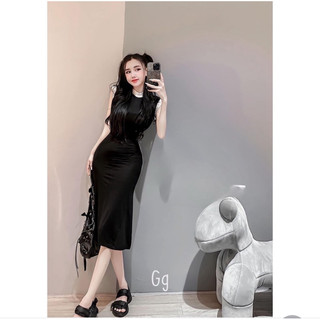 Đầm 3 lỗ màu đen , viền cổ tay màu trắng dáng dài ôm body cực xinh