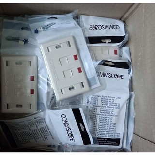 Mặt mạng 1 cổng hãng Commscope/ AMP hình chữ nhật