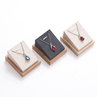 Khay trưng bày dây chuyền nhỏ cho shop Rubyhouse68