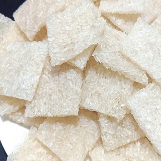 Cơm cháy chưa chiên Kim Chi [GÓI 1KG ~ 96 miếng 4x4cm] nở đều, giòn xốp, chất lượng ổn định gạo nếp tươi ngon 100%