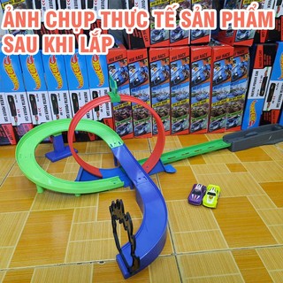 Đường đua xe hotwheel đồ chơi cho trẻ em gồm 1 xe và 2 vòng xoắn