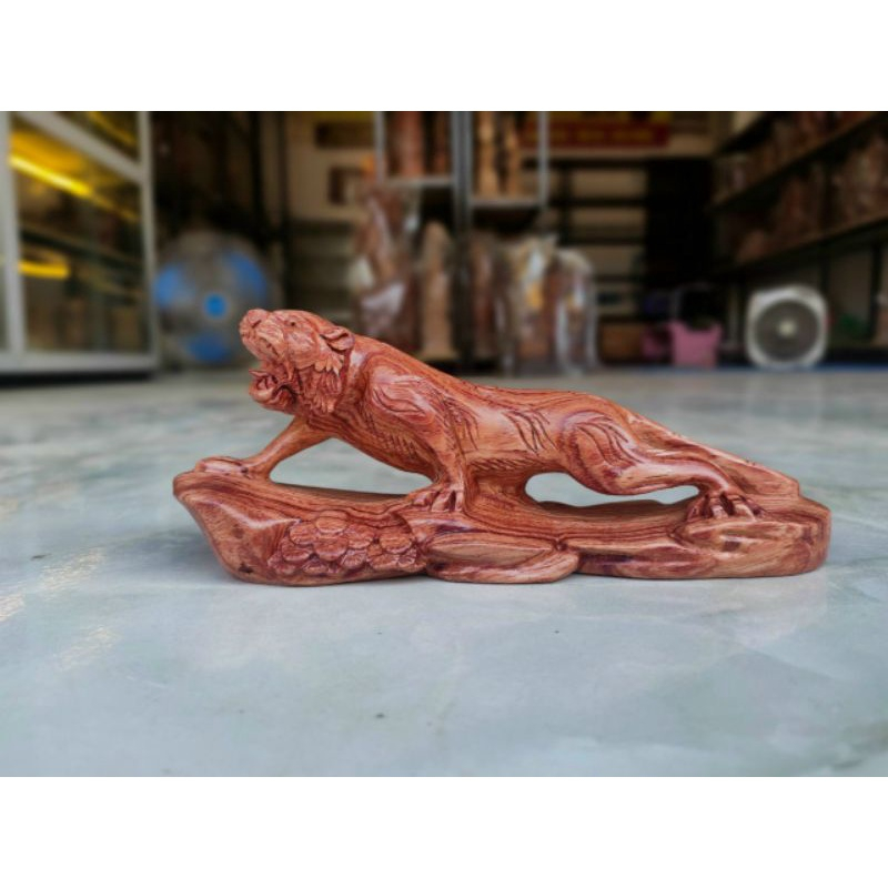 Tượng con hổ gỗ hương 20cm