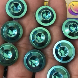 Ốc Titan 6li10 Bắt Hộp Xích,Ốp Bô,Nón Bảo Hiểm Và Nhiều Vị Trí Khác Cực Chất.