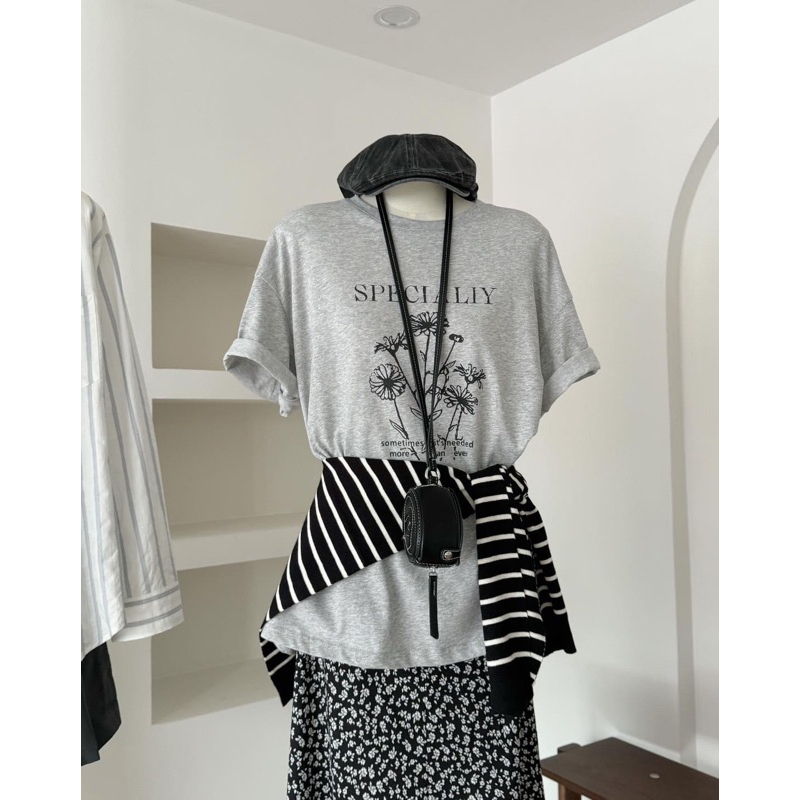 Áo thun form oversize Specialiy hoa 81610 CHERRY COCO