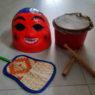Combo đầu ông địa + trống lân (gồm quạt và 2 dùi)
