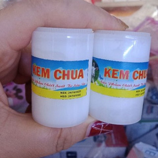 Hai Hộp Kem Chua