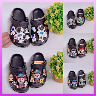 [ Tặng 10 sticker ] Dép Crocs classic màu đen mix khủng long chó cho bé trai MunCrocs sỉ lẻ sục Crocsc cho bé gái nam nữ