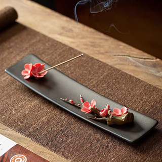 Đế cắm nhang , khay đốt trầm hương hoa đào gốm sứ đắp nổi