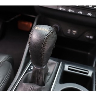 Bao da bọc cần số các đời xe Santafe đời từ 2013 - 2018 , khách hàng chú ý nhắn shop tến xe đời xe nhé