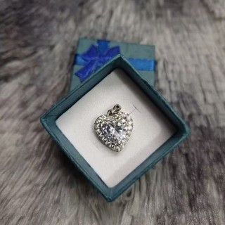 Mặt dây chuyền mua tại Nhật