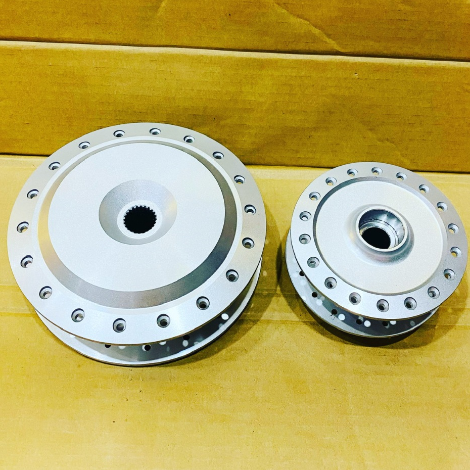 Đùm trước + sau VARIO - CLICK màu bạc