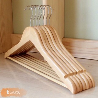 Móc gỗ tam giác treo quần áo. Hàng loại 1. Chất gỗ đẹp, sơn phủ bóng tinh tế