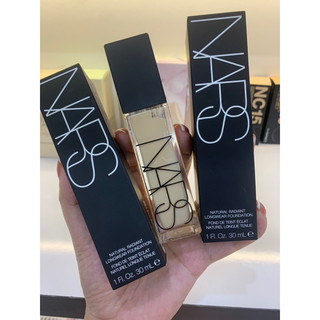 Kem nền Nars dài da dầu