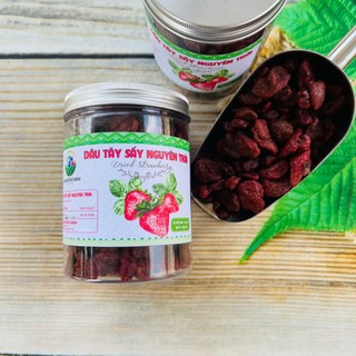 Dâu tây sấy dẻo nguyên trái Mangline Farm Đà Lạt hộp 250g tiện dụng đồ ăn vặt đặc biệt thơm ngon hoàn toàn tự nhiên