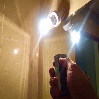 Đui đèn điều khiển từ xa RF