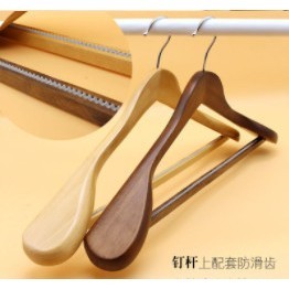 Móc quần áo, Móc áo vest bằng gỗ