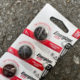 2 Pin CR2032 Energizer 3V.