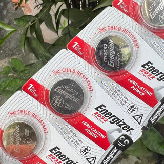 2 Pin CR2032 Energizer 3V.
