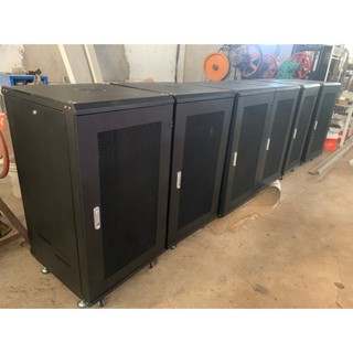 TỦ RACK 20UD600