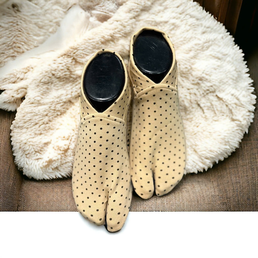 Vớ hài nữ cổ xéo kiểu dáng xinh xắn, nhiều màu sắc để bạn lựa chọn