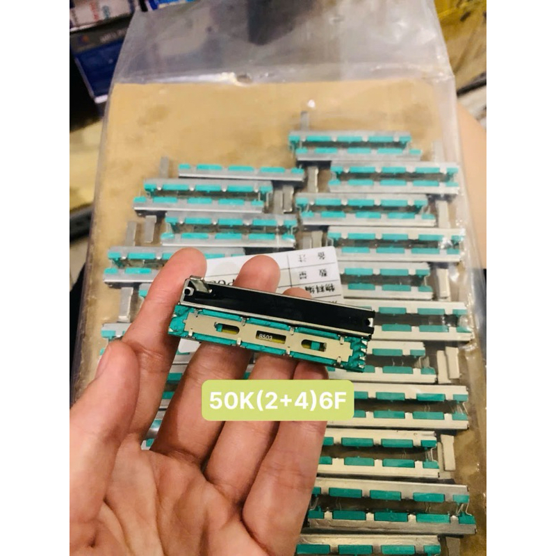 Set 2 cái Chiết áp gạt 50K xanh - 6cm (2 chân + 4 chân)