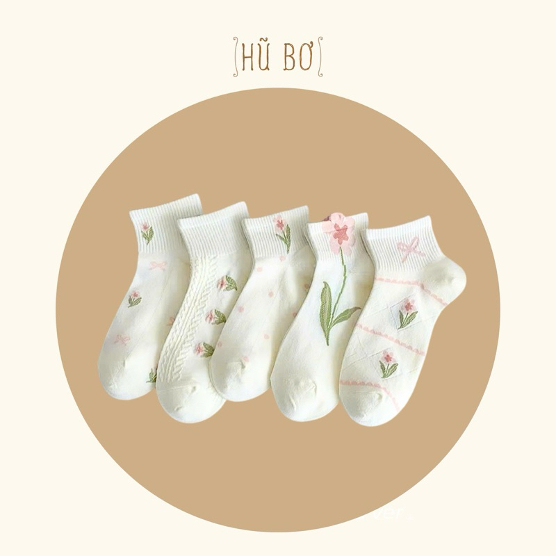 Tất trắng hoạ tiết hoa