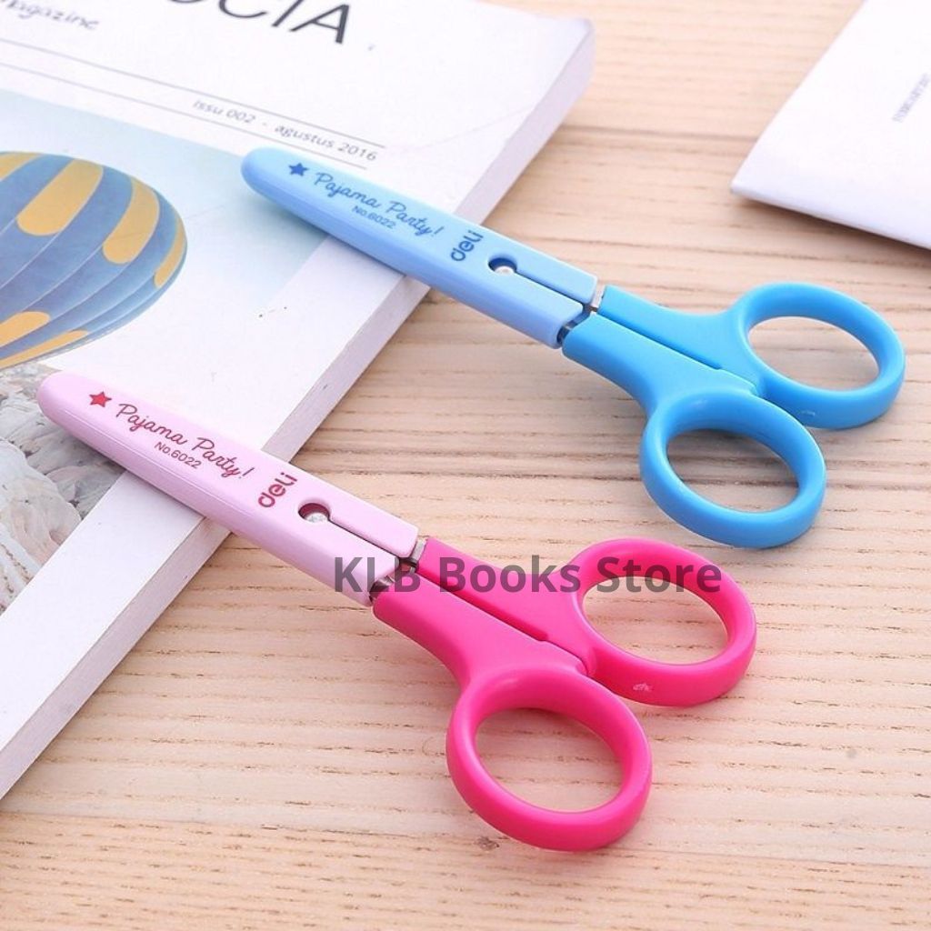 Kéo Thủ Công Học Sinh Deli, Kéo Dùng Cắt Giấy Mũi Tròn Có Nắp Đậy An Toàn Cho Bé Deli
