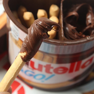 Bánh Que Chấm Socola Hạt Dẻ Nutella Hộp 52G