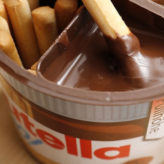 Bánh Que Chấm Socola Hạt Dẻ Nutella Hộp 52G