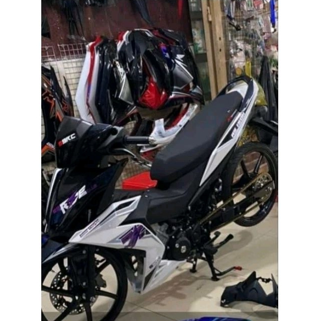 tem rời dán xe winner v1 trắng đen tím
