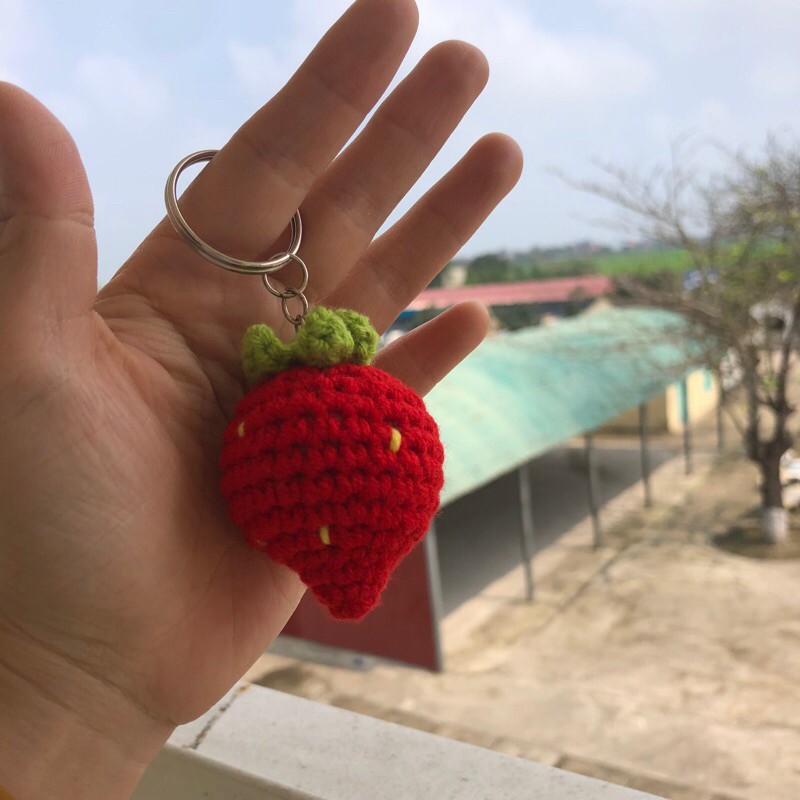 móc khóa dâu tây