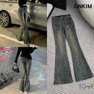 Quần jeans ONKIM ống loe túi vuông thêu hoạ tiết kèm đai xích lưng cao chất bò dãn dày mịn