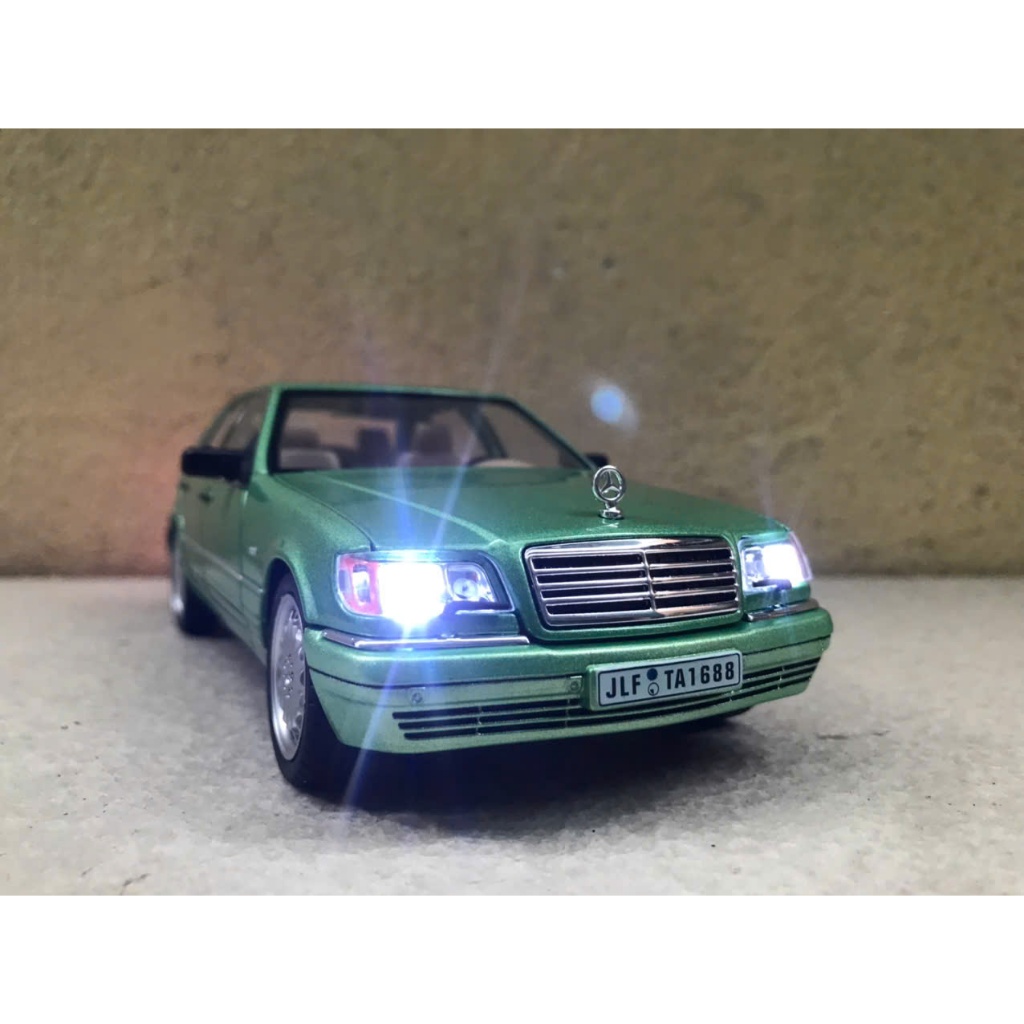 Mô hình xe Mercedes Benz W140 Class S320 1:24