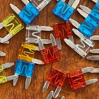 Cầu chì xe ga xe số từ 5A~25A.xmv