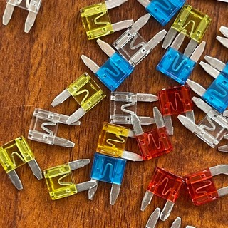 Cầu chì xe ga xe số từ 5A~25A.xmv