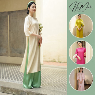 Áo dài cách tân dáng suông trơn, dáng lửng chất liệu gấm hoạ tiết, cổ tròn mặc dịp tết, đi chơi, lễ hội - Áo Dài Hà Minh