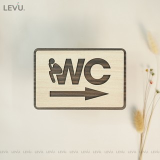 Bảng wc gỗ mũi tên chỉ hướng nhà vệ sinh levutl03