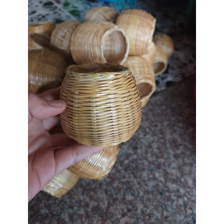 2 Giỏ tre đựng kê,  lúa cho cu gáy
