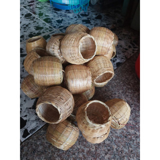 2 Giỏ tre đựng kê,  lúa cho cu gáy