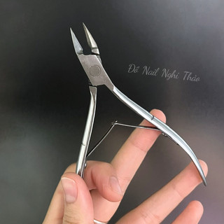 Kìm lấy khóe bấm móng Nghi Thảo