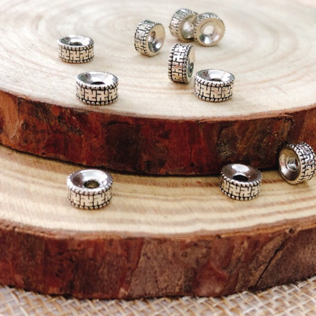 Charm chặn khắc chữ Vạn