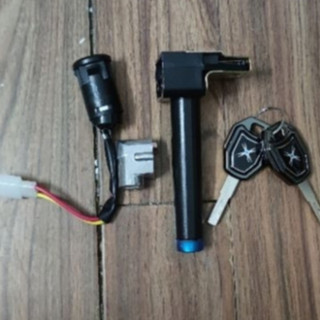 Bộ 3 Khoá Zin Theo Xe Điện 133M 133 Plus 133 Và Khóa Xmen Đẹp Lăp Cắm Zin Không Cần Phải Chế