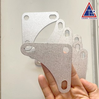 Ke góc vuông bắt kệ v lỗ 3 lỗ - ke góc lắp ráp kệ sắt - eke kệ sắt v lỗ - ke góc chữ l