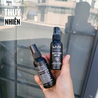 Xịt khóa nền Nyx